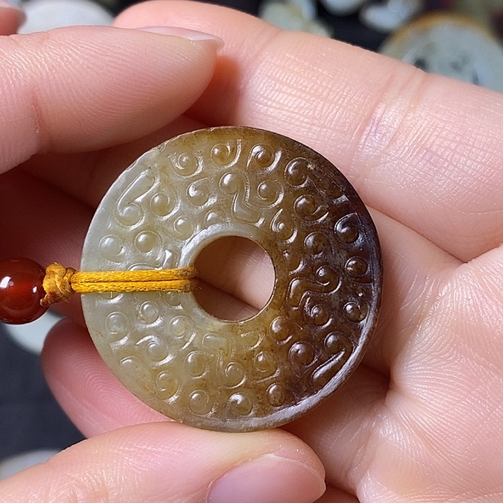 和田玉（糖玉）车挂未镶嵌路**间