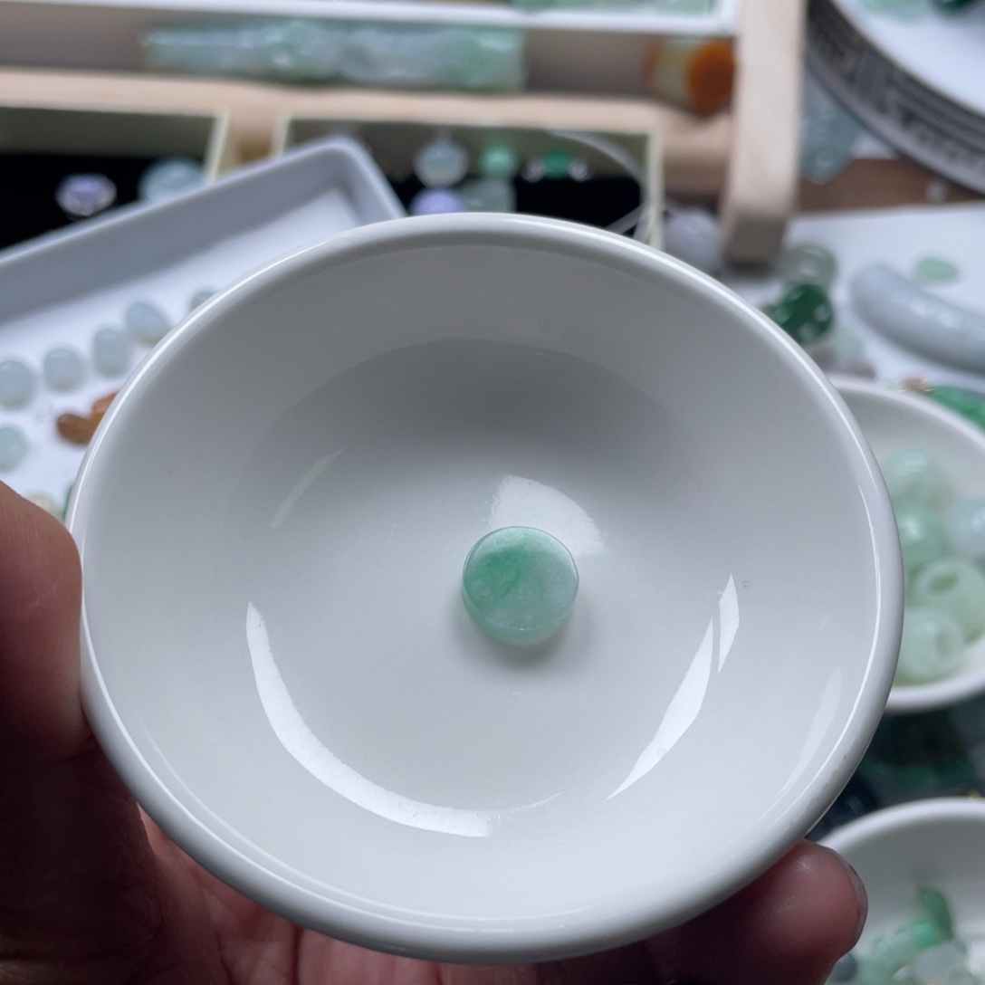 翡翠颈饰未镶嵌67896789