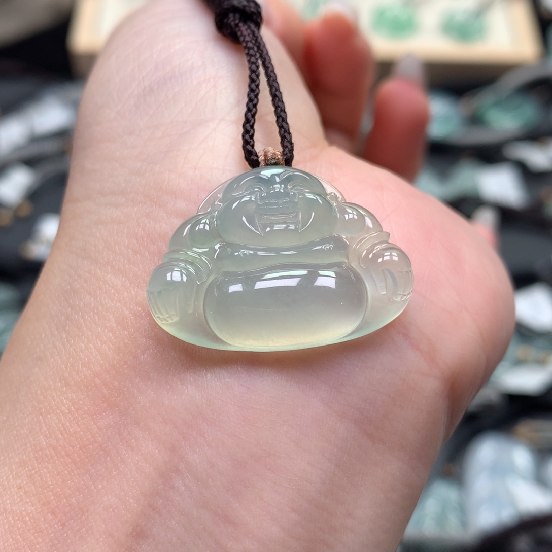 翡翠颈饰未镶嵌佛公