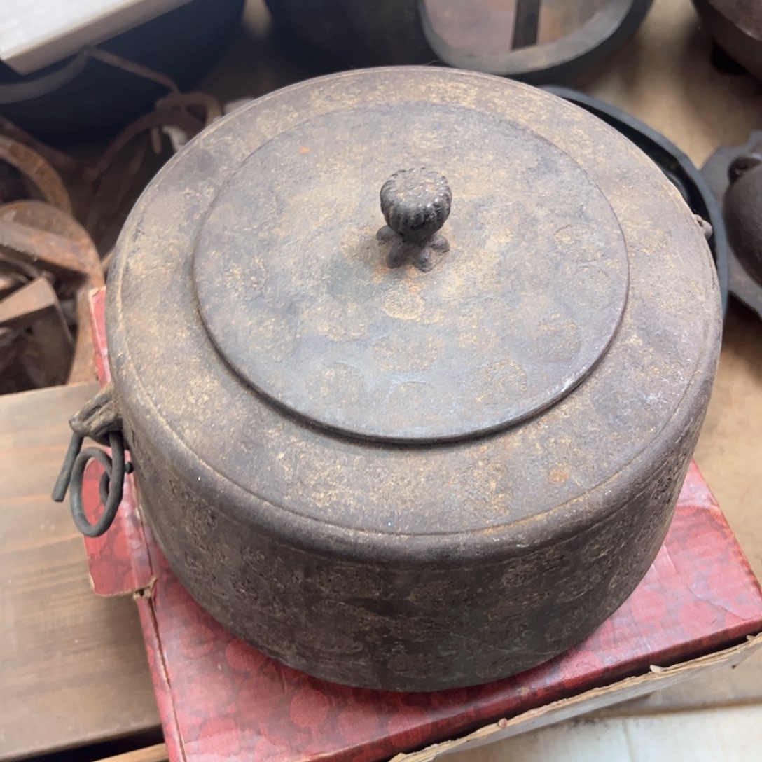 李*豪铁釜中古有铁锈大个的