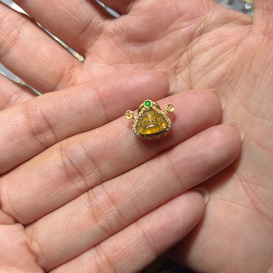 翡翠18K金镶嵌颈饰