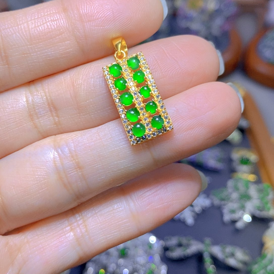 翡翠颈饰银S925镶嵌天然翡翠