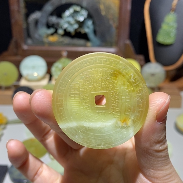 岫玉未镶嵌颈饰16