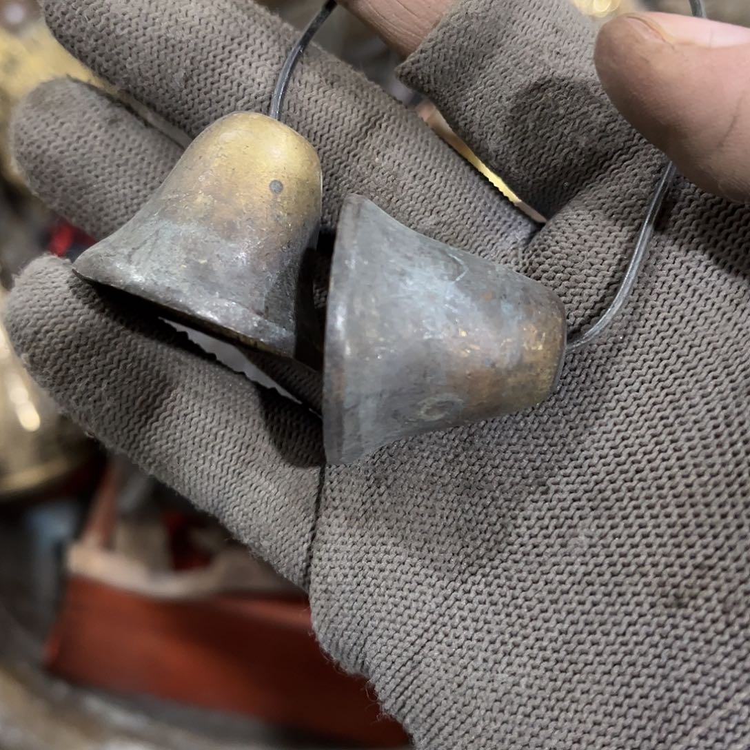 张***闪电购铜摆件工艺品