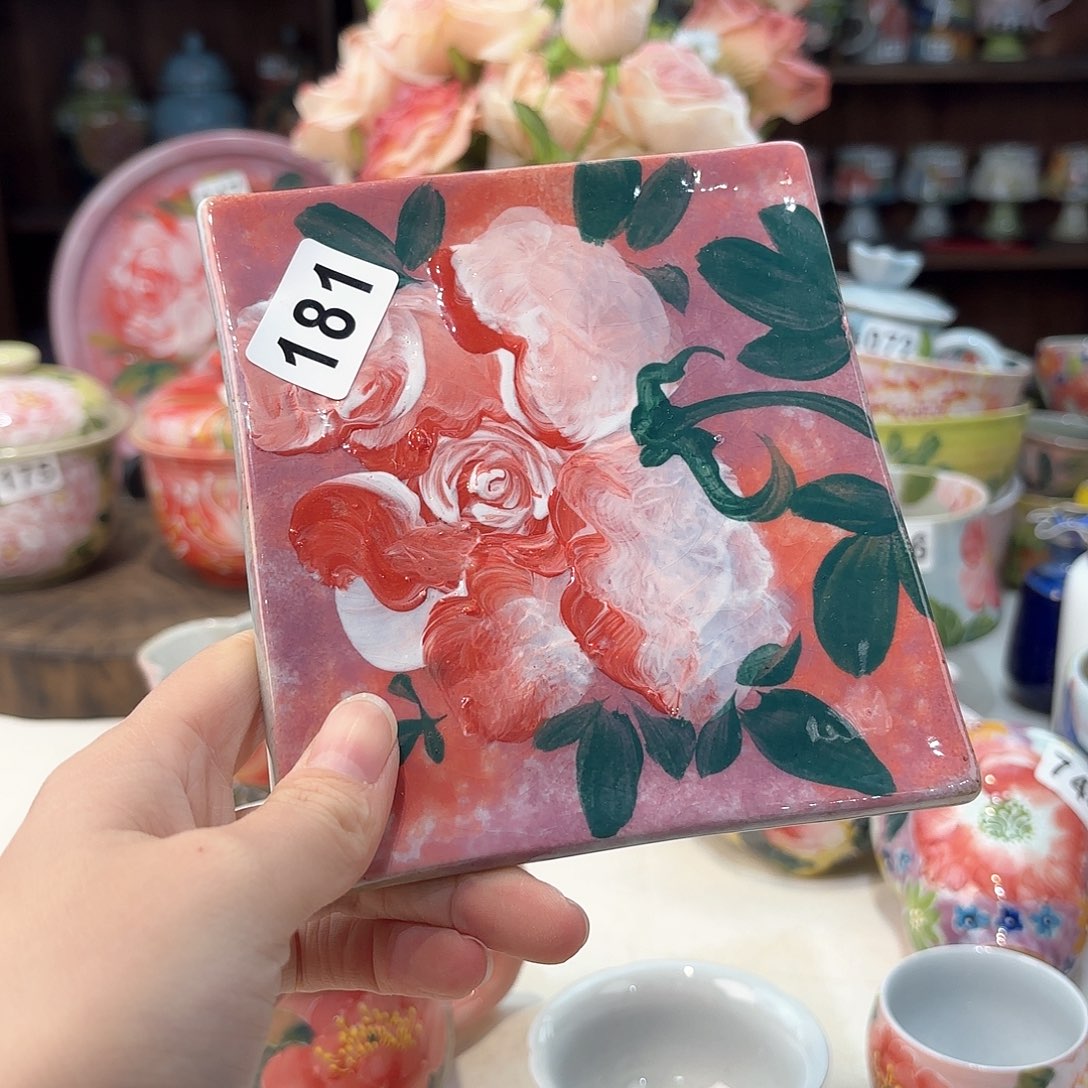 瓷片兔兔好可爱呀打个