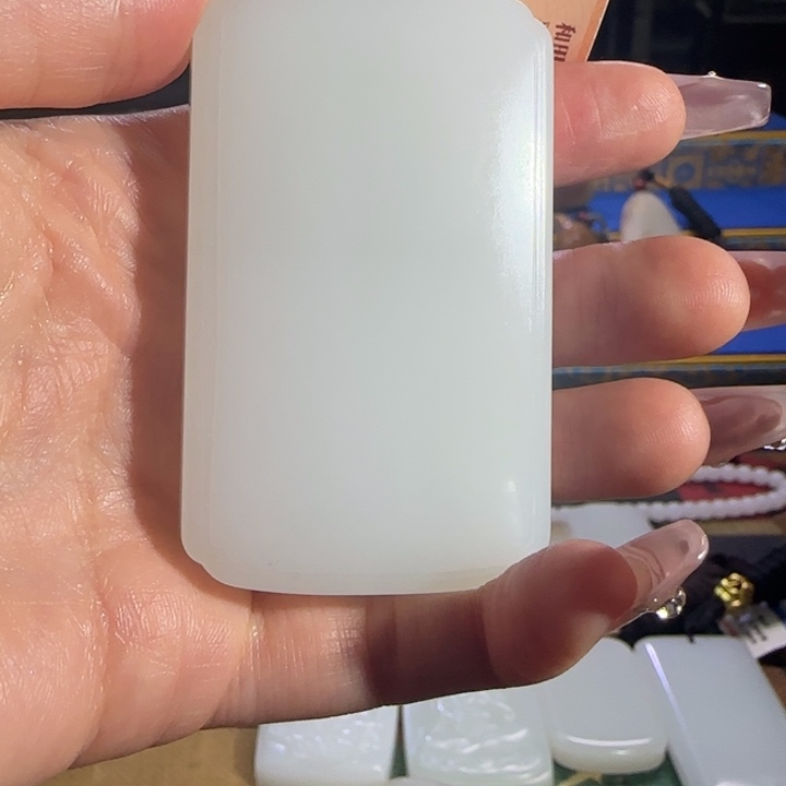 无***名和田玉（糖玉）未镶嵌颈饰