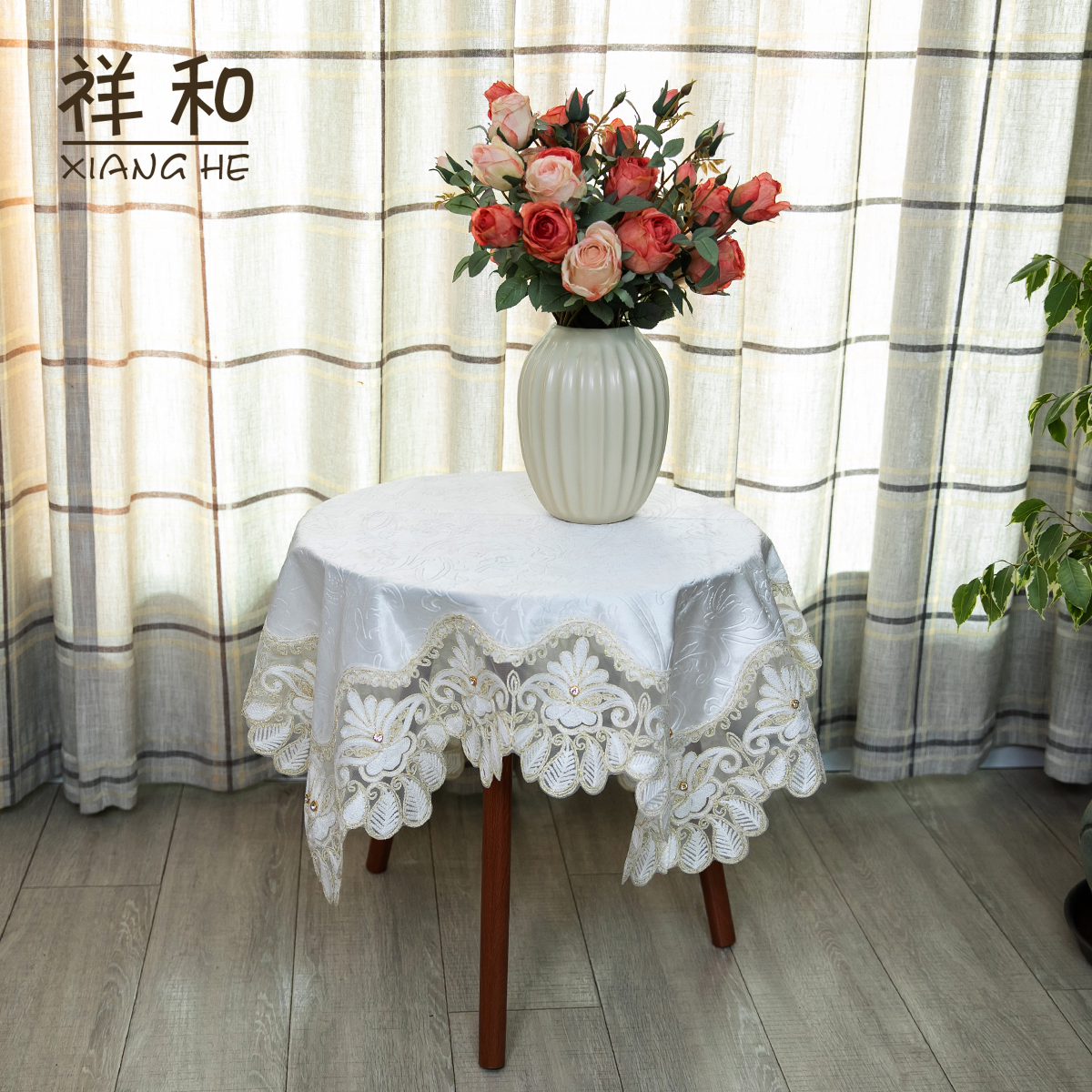  D005-5金丝绒（90*90CM方/个）白色钉钻车轱绣盖巾