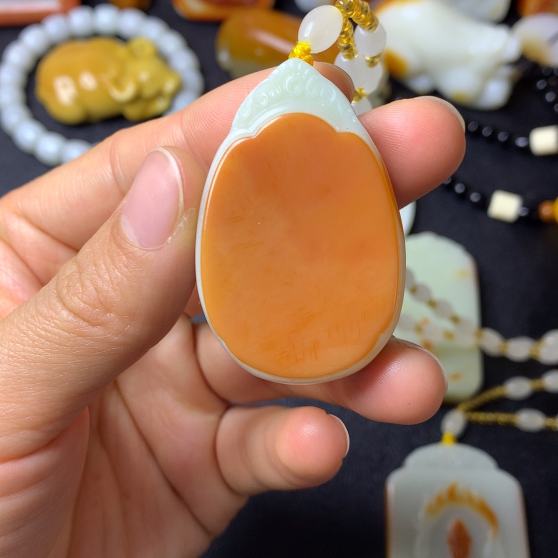 和田玉颈饰未镶嵌