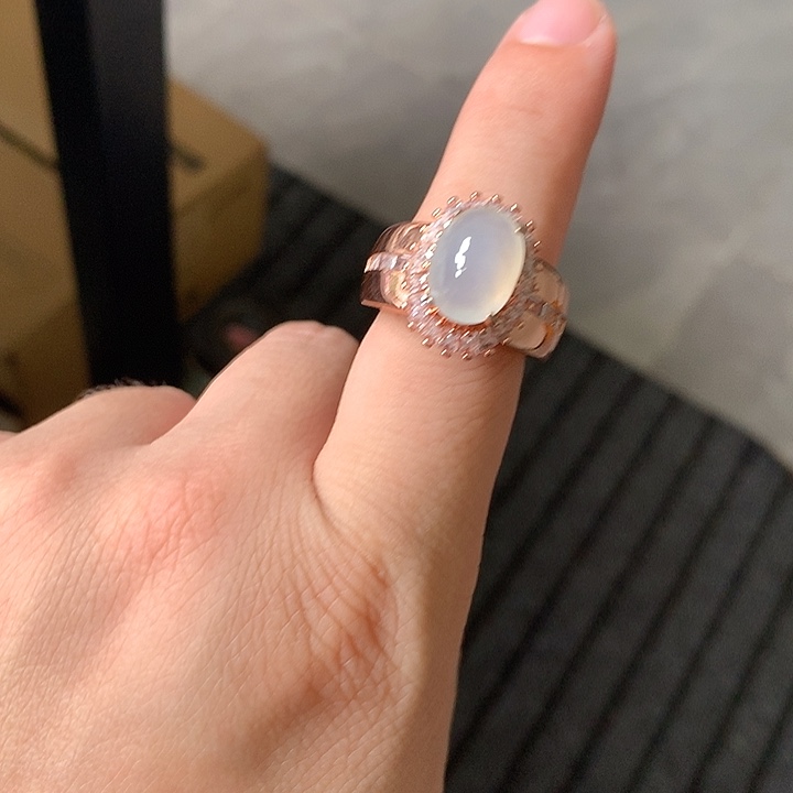 颈饰未镶嵌翡翠蛋面