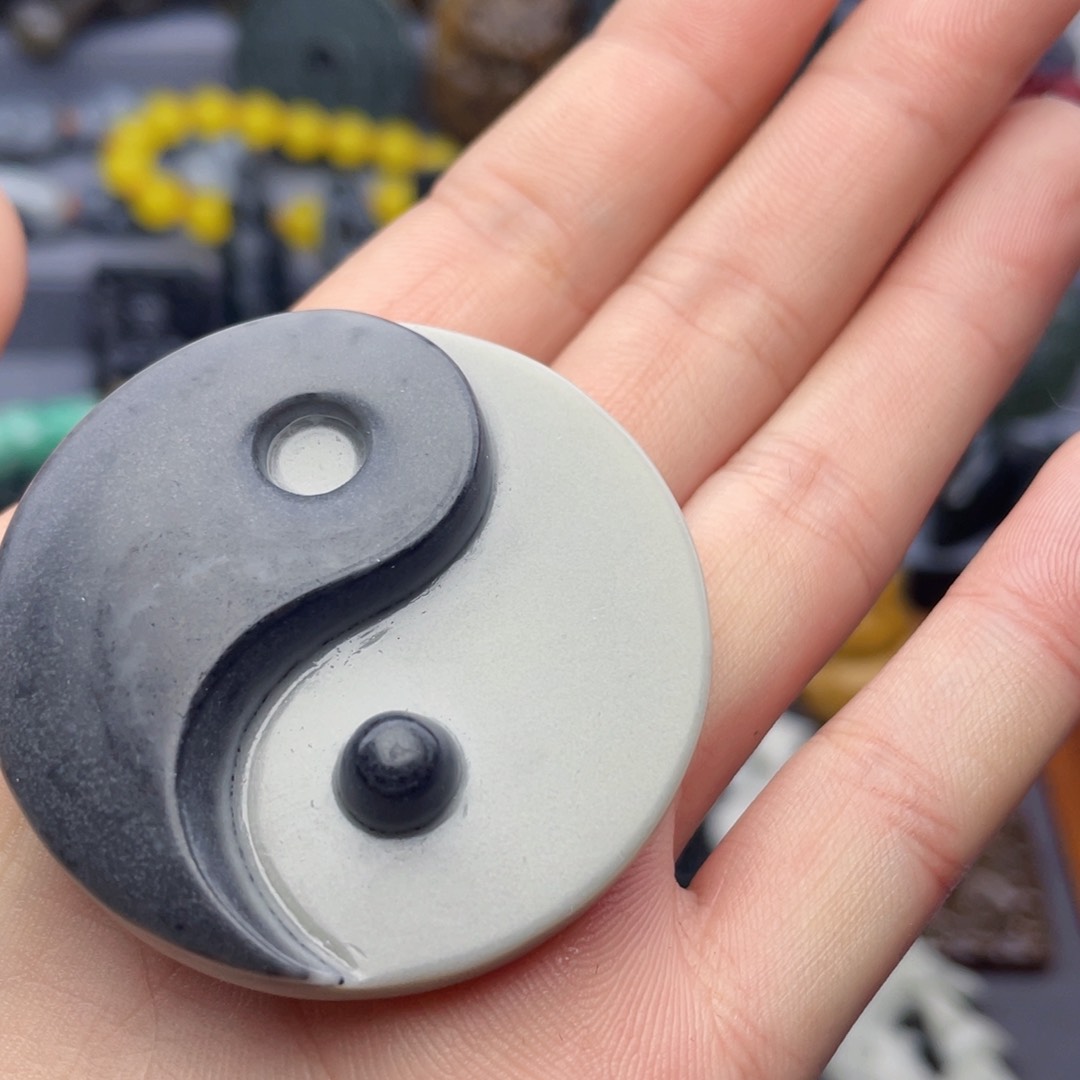 和田玉颈饰未镶嵌和*