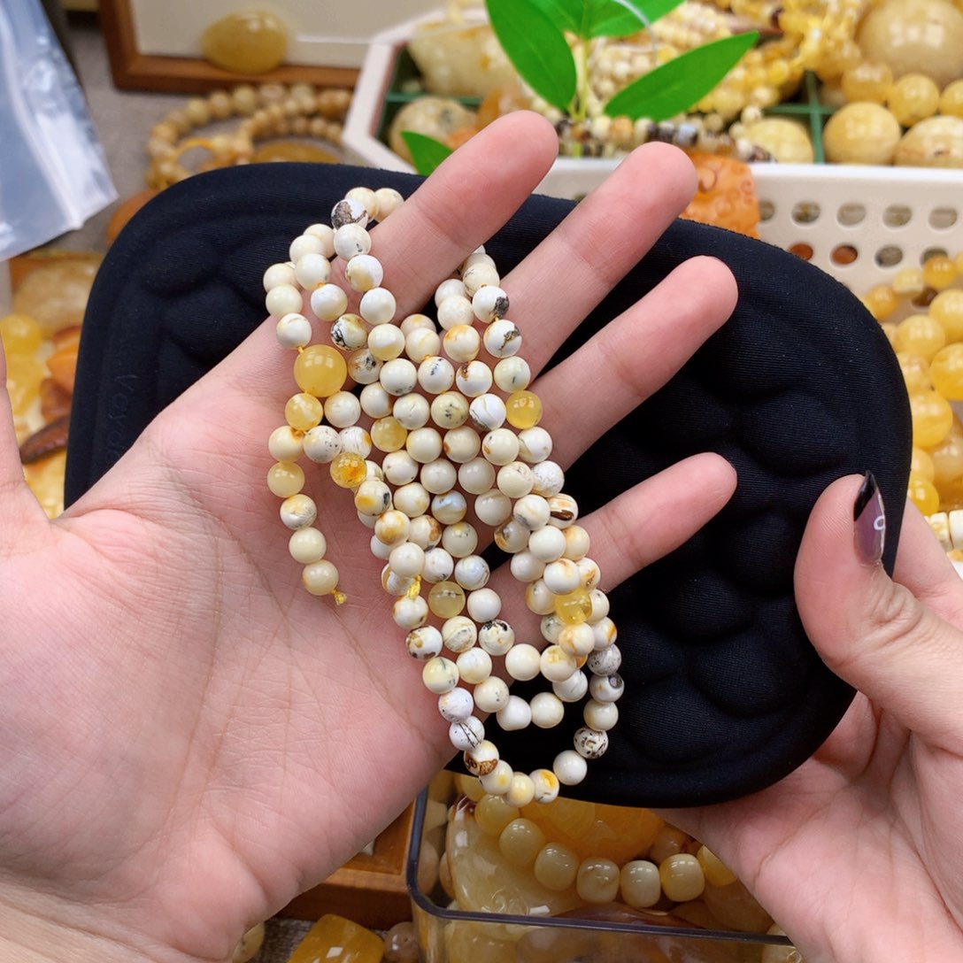 邱***少蜜蜡未镶嵌珠宝奇石8