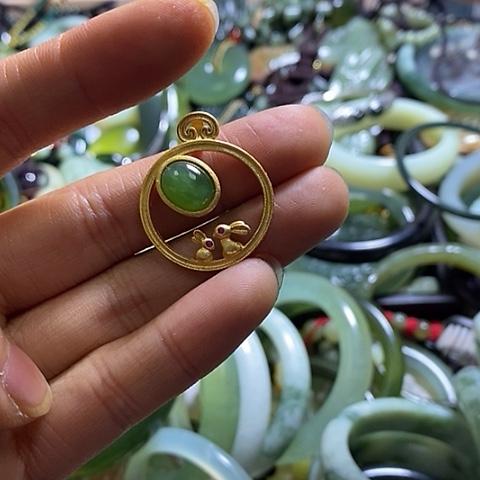 和田玉颈饰未镶嵌明**儿