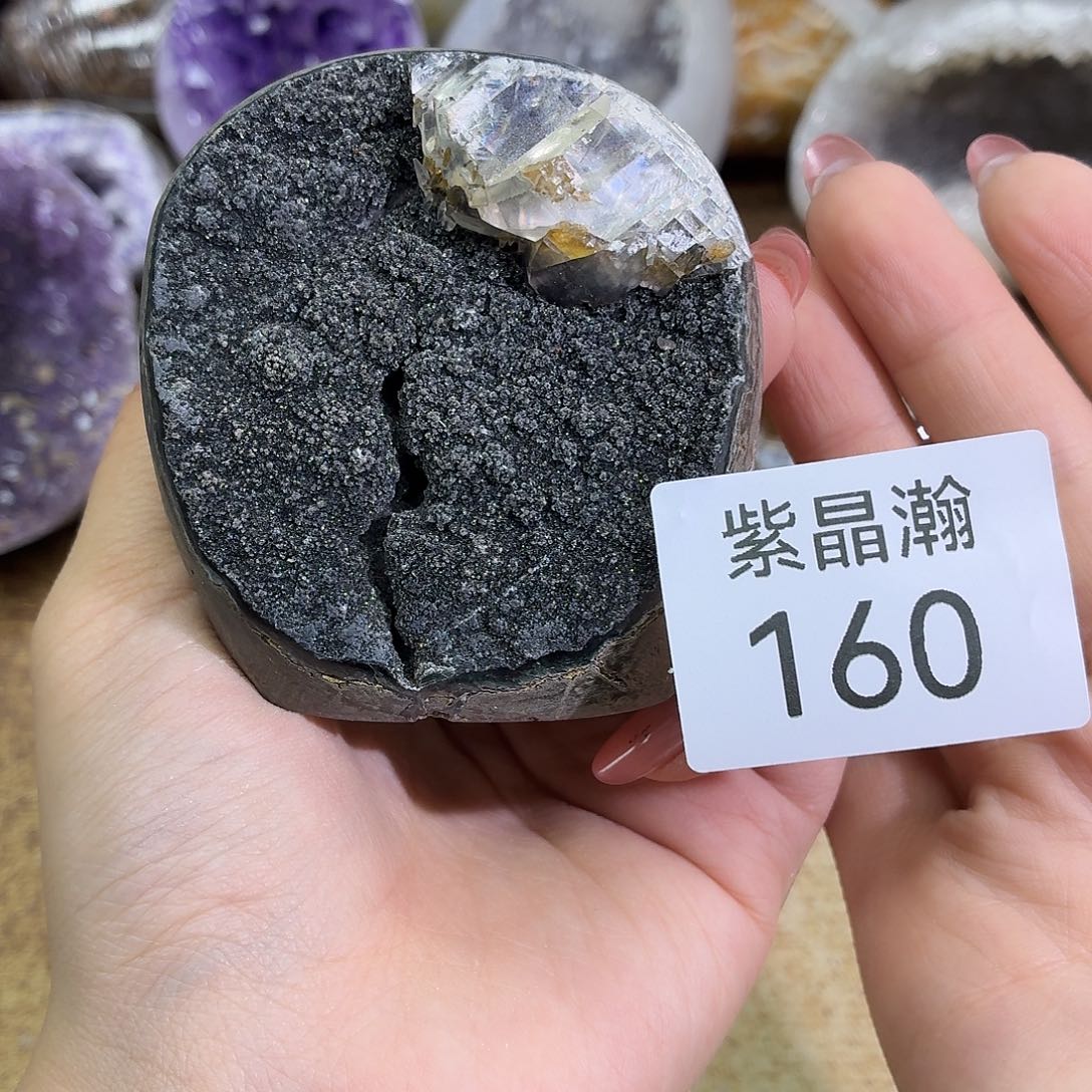 未镶嵌水晶大型摆件（非配饰）