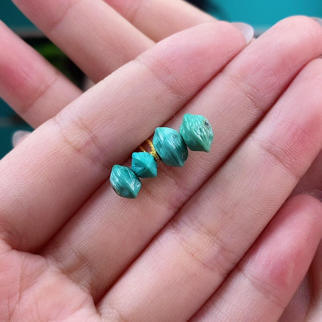 未镶嵌绿松石珠宝奇石