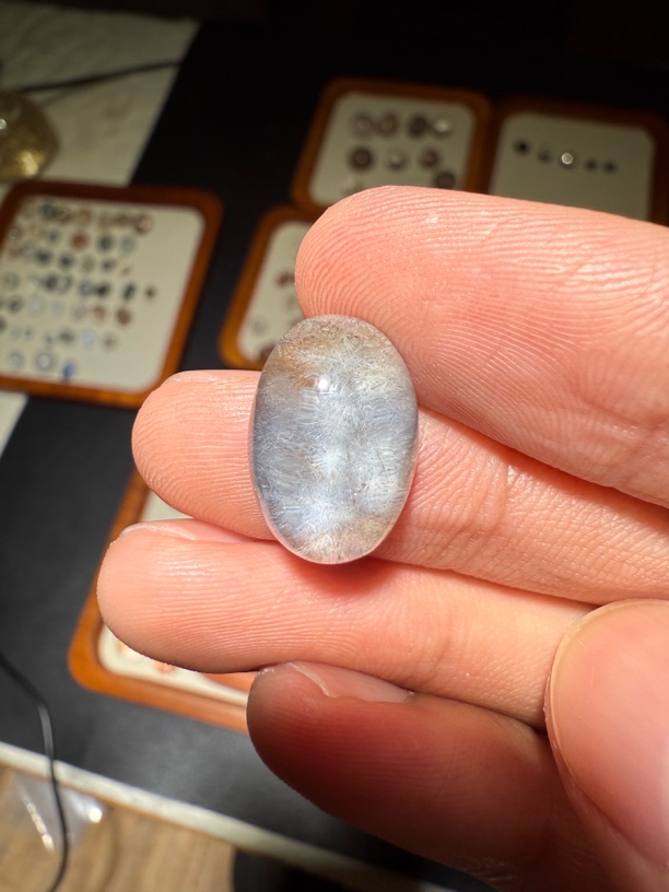 异象水晶异色蓝线蛋面晶体略微有棉适合戒指款或者魔盒尺寸11×164