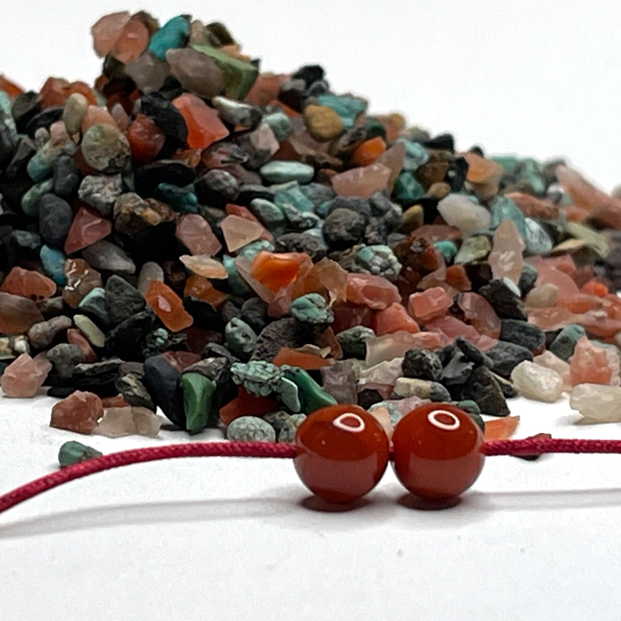 天然南红圆珠一对女款时尚编织直径6mm赠送南红绿松石边角料