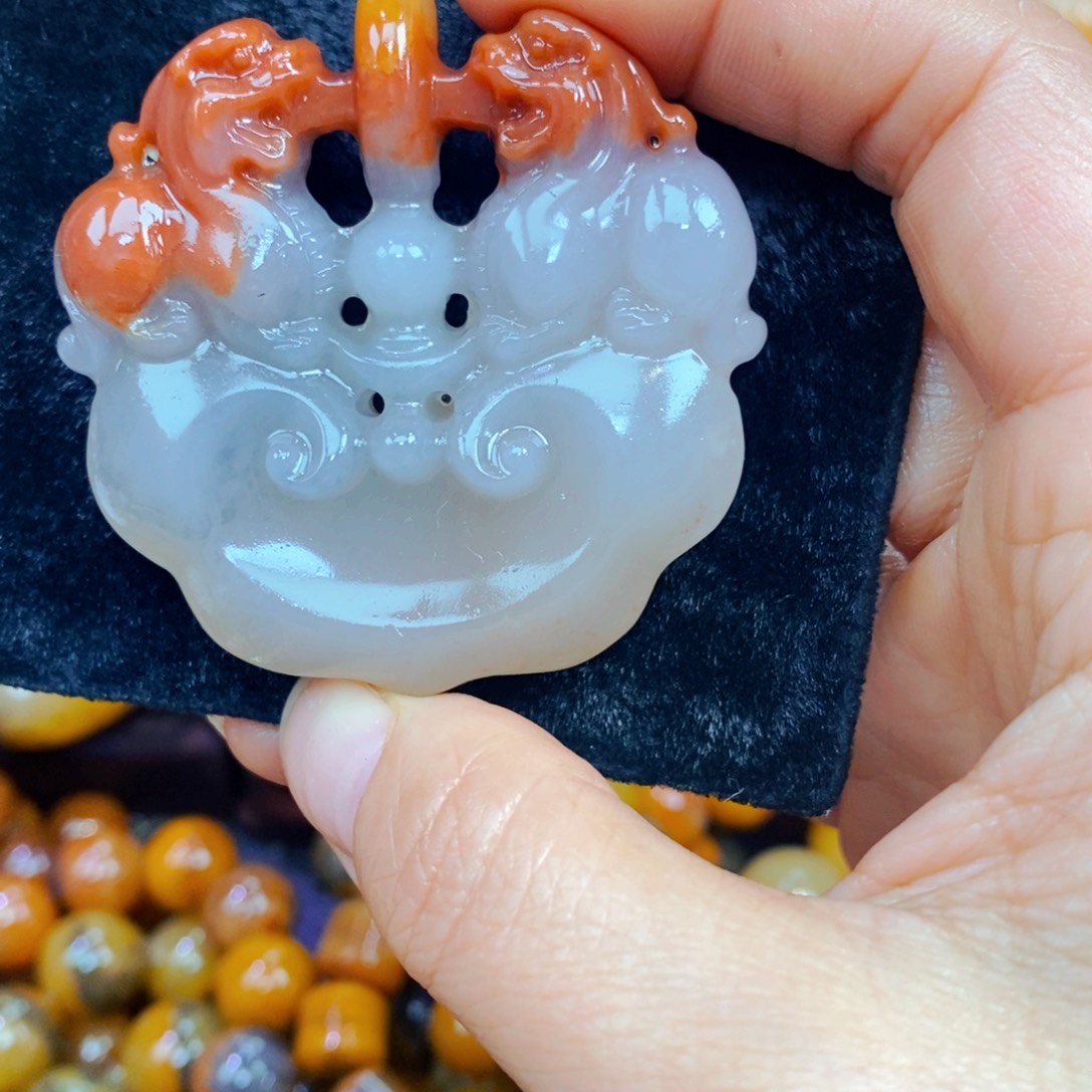 未镶嵌石英质玉（黄龙玉）吊坠(不含链)