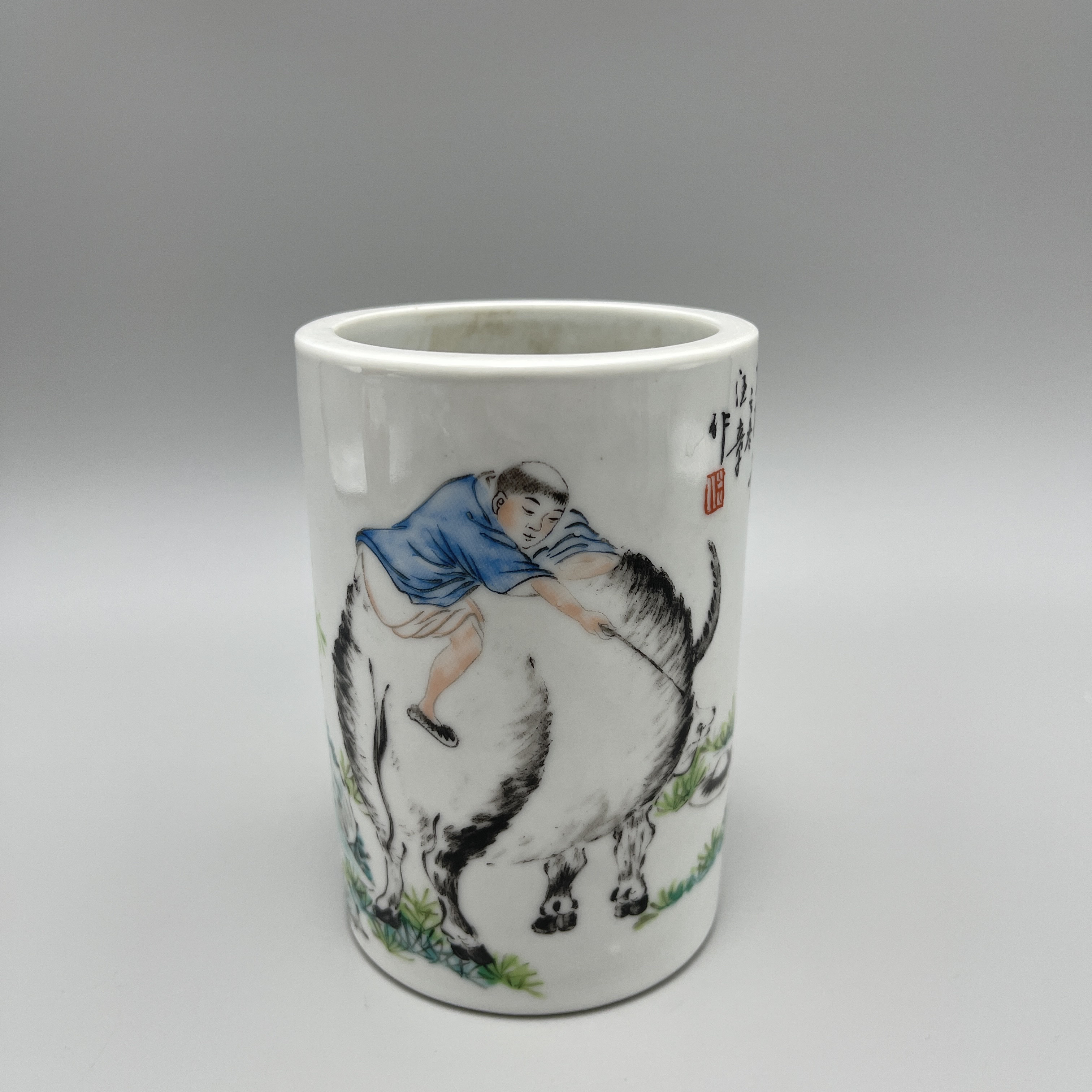 浅绛彩暮牛归图笔筒H8514