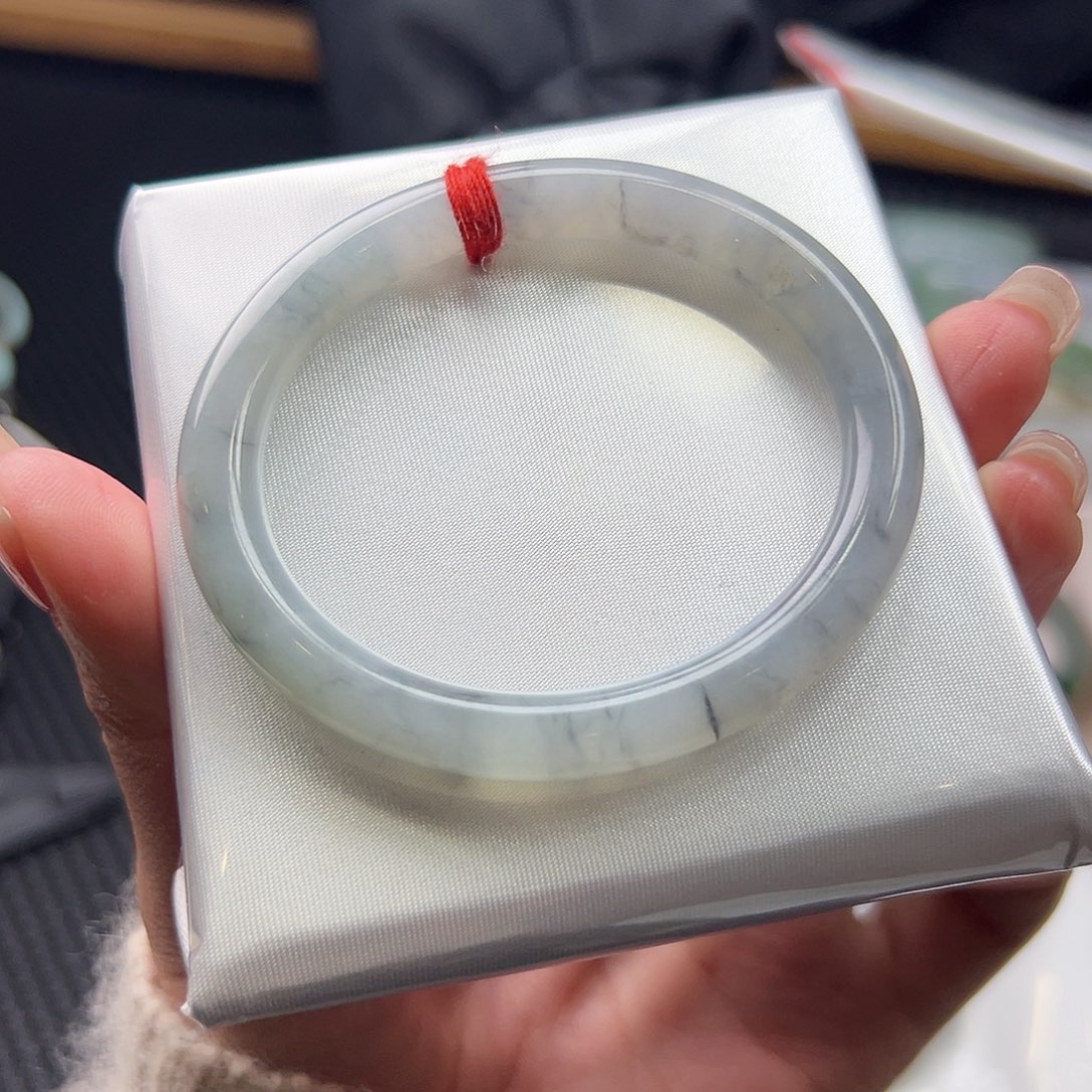 翡翠手镯未镶嵌阿*贵圆54