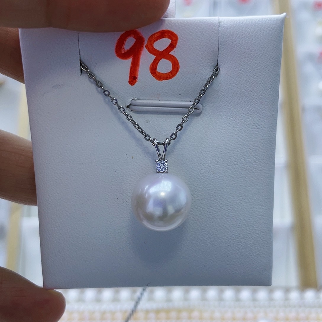 淡水珍珠吊坠(赠链)18K金镶嵌