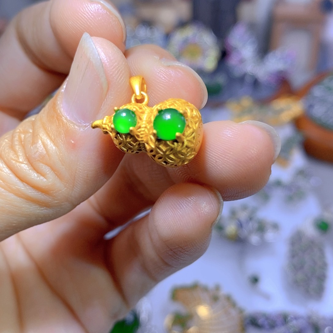 翡翠耳钉银S925镶嵌天然翡翠