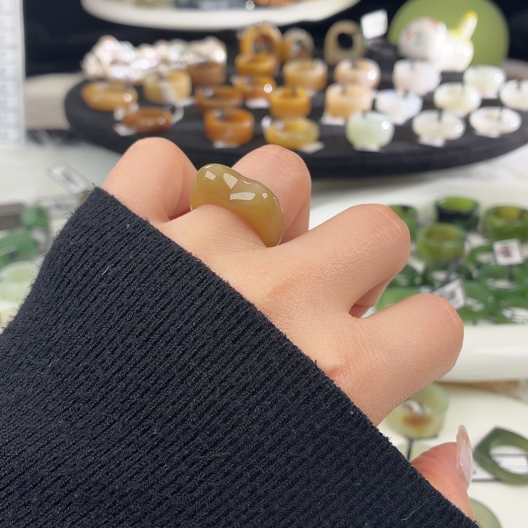 和田玉未镶嵌戒指S108黄糖猫耳16.6
