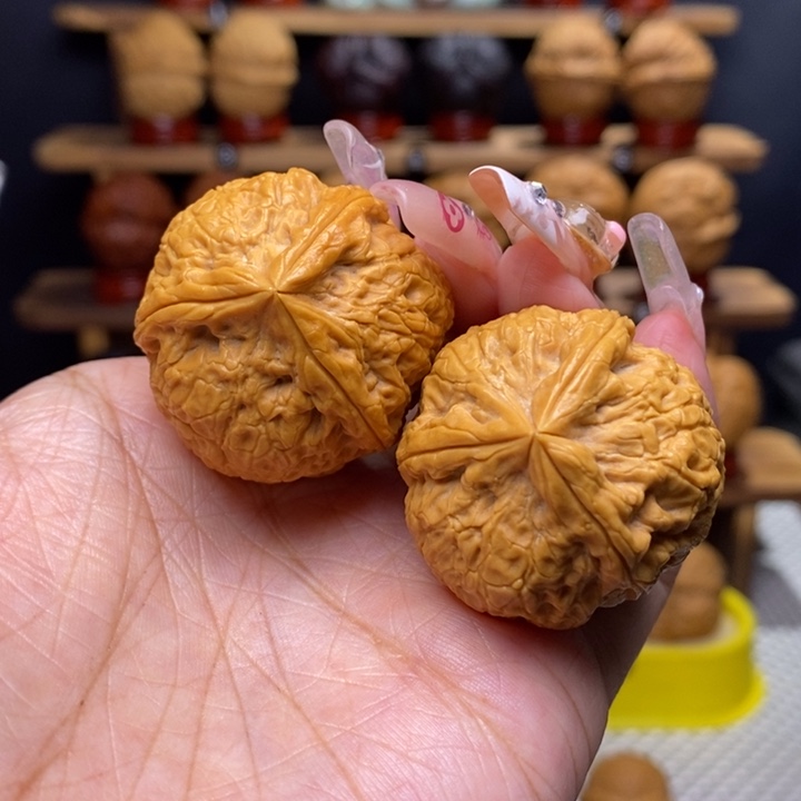 文玩核桃把件金鼎三楞29号