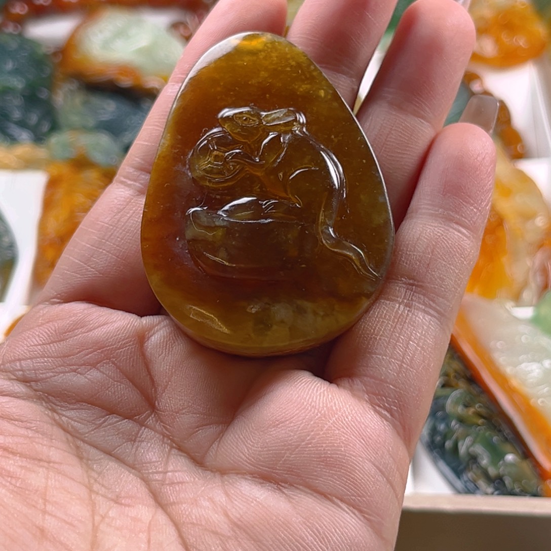 未镶嵌蛇纹石玉颈饰