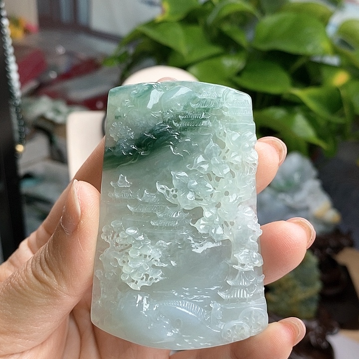 翡翠颈饰未镶嵌每天