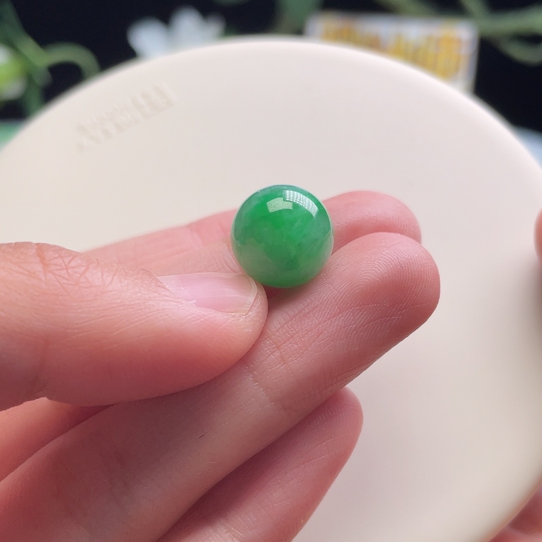 未镶嵌翡翠手串卡12.4