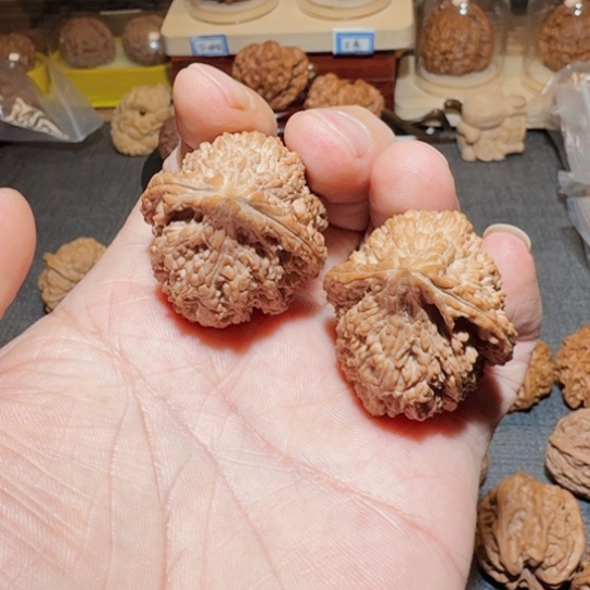 文玩核桃把件韩***n塔尖36