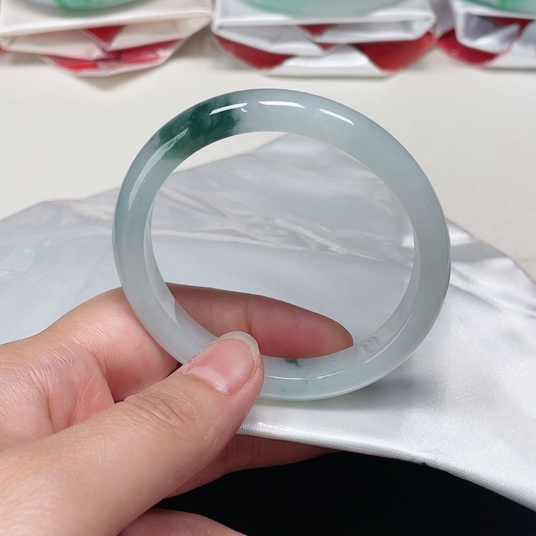 翡翠手镯未镶嵌54贵妃