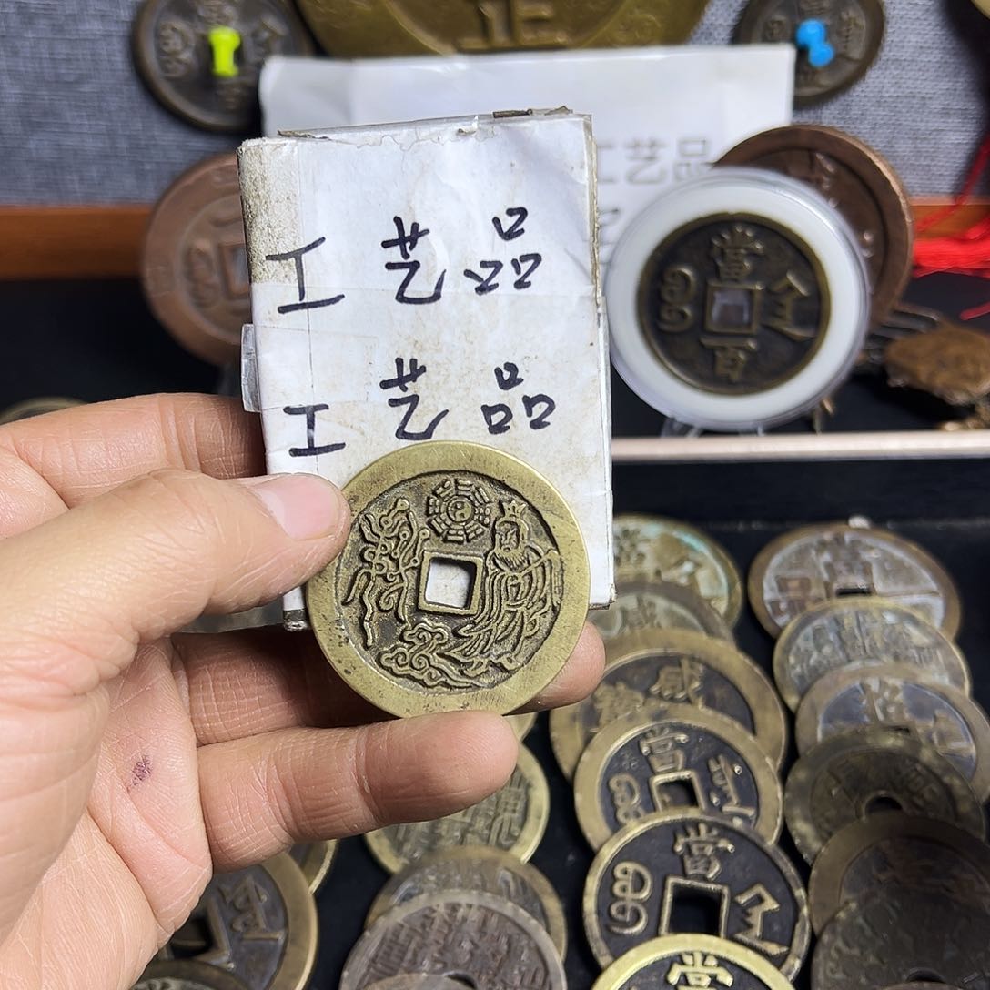 铜现代文创工艺品