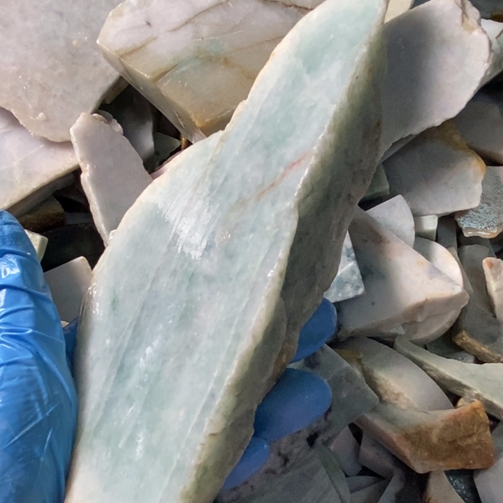 翡翠颈饰未镶嵌天然翡翠