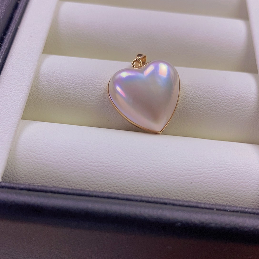 18K金镶嵌拼合珍珠（马贝珠）颈饰