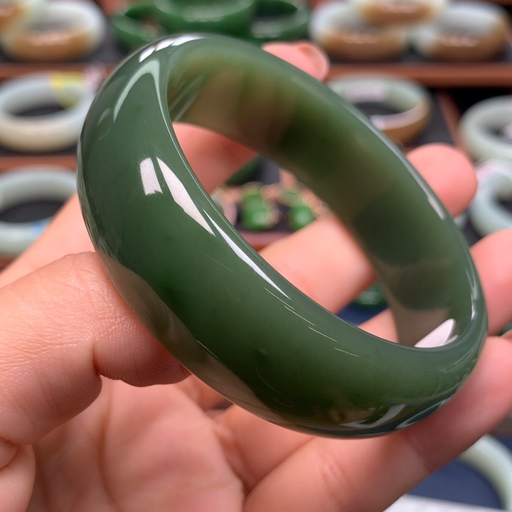 和田玉（碧玉）手镯未镶嵌