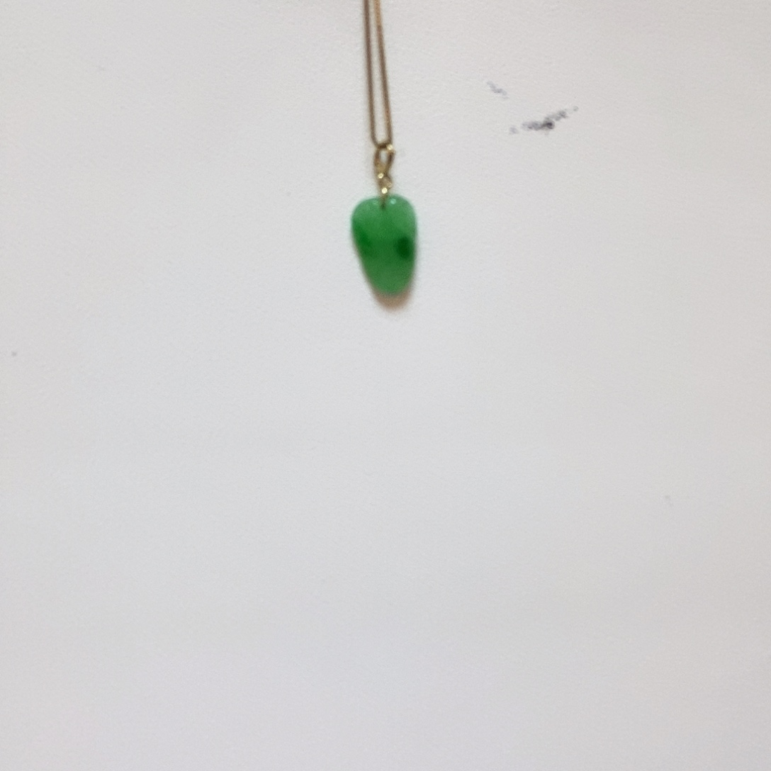 翡翠18K金镶嵌颈饰简单