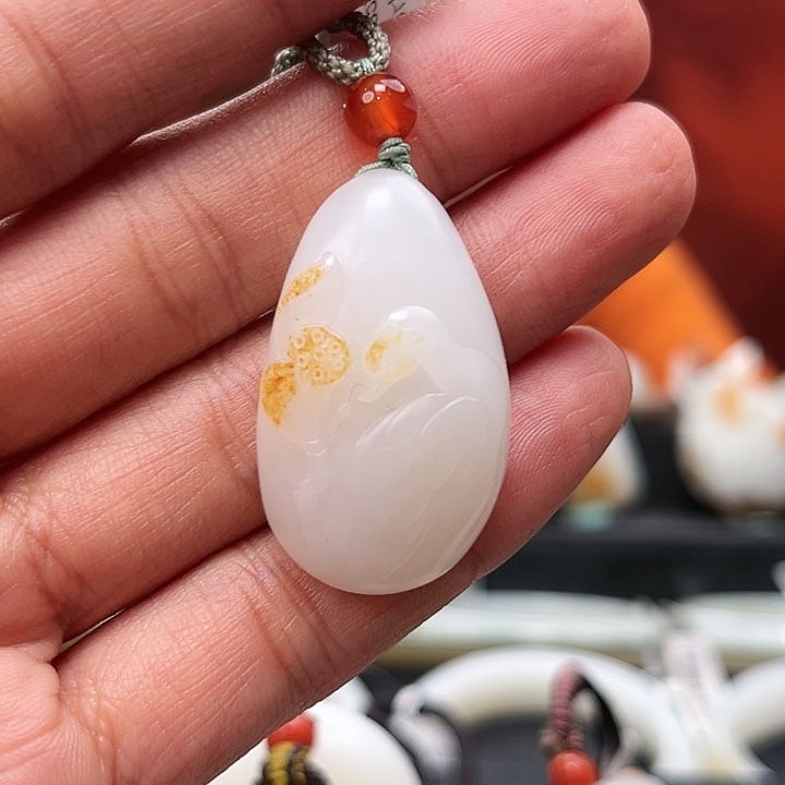 和田玉颈饰未镶嵌