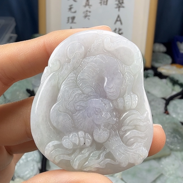 渡***己翡翠未镶嵌颈饰翡翠