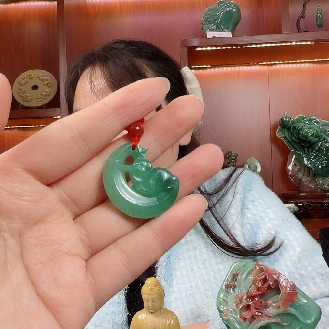 密玉（石英质玉）吊坠未镶嵌晓**?