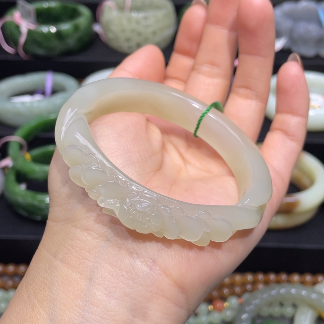 和田玉手镯56+圈口 编号20未镶嵌