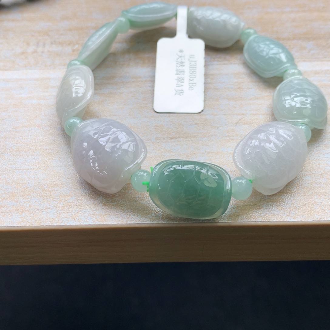 翡翠未镶嵌颈饰吊坠