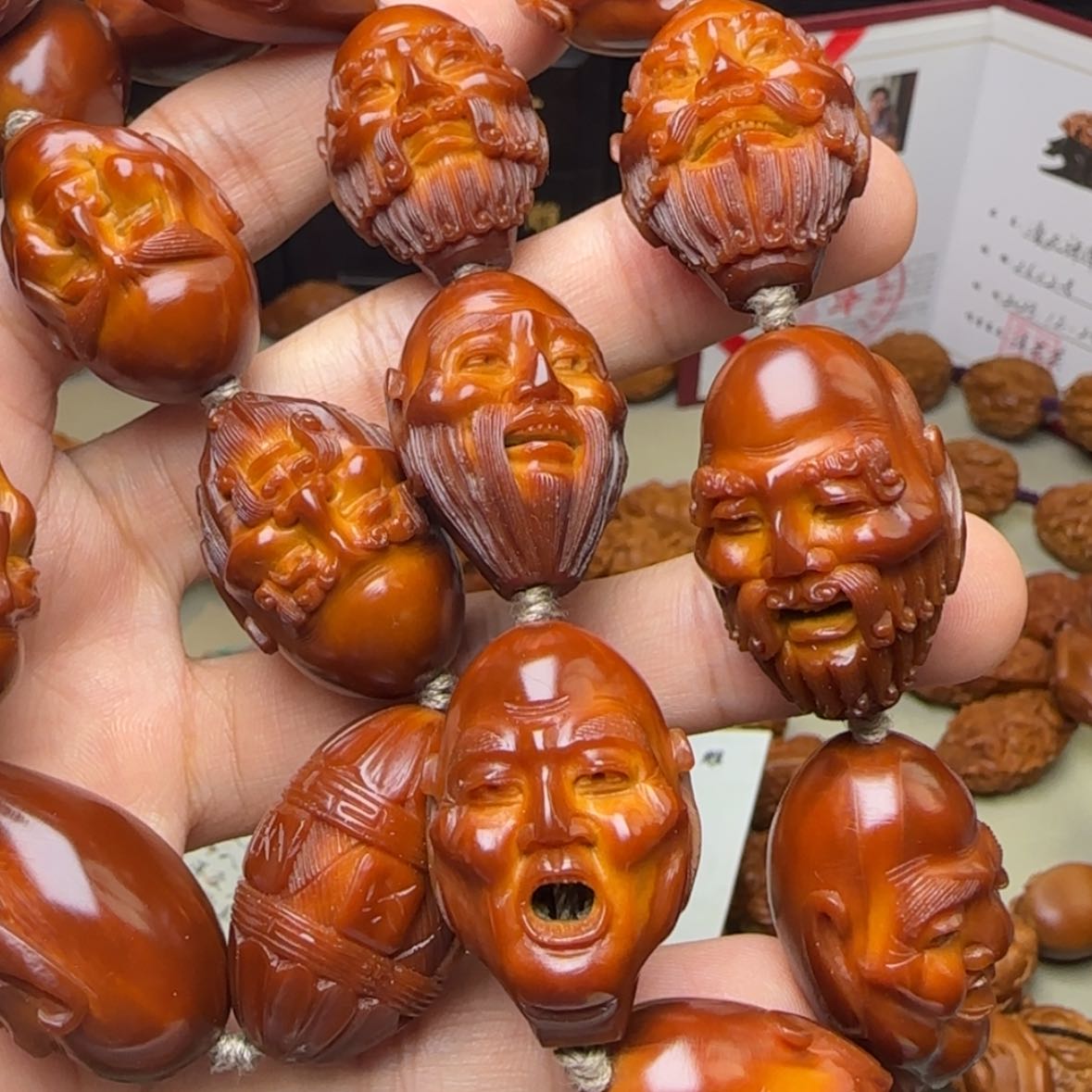 【闪购商品】橄榄核手串/手链猛****?纯手工雕刻十八罗汉
