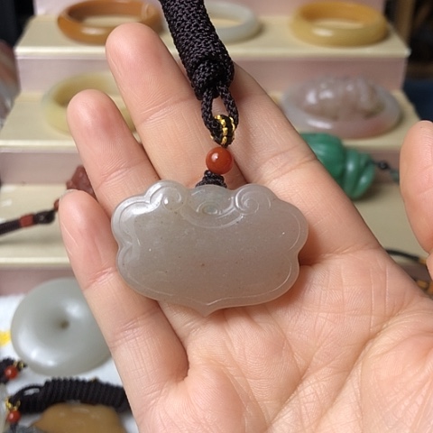 风***蝶石英质玉未镶嵌颈饰