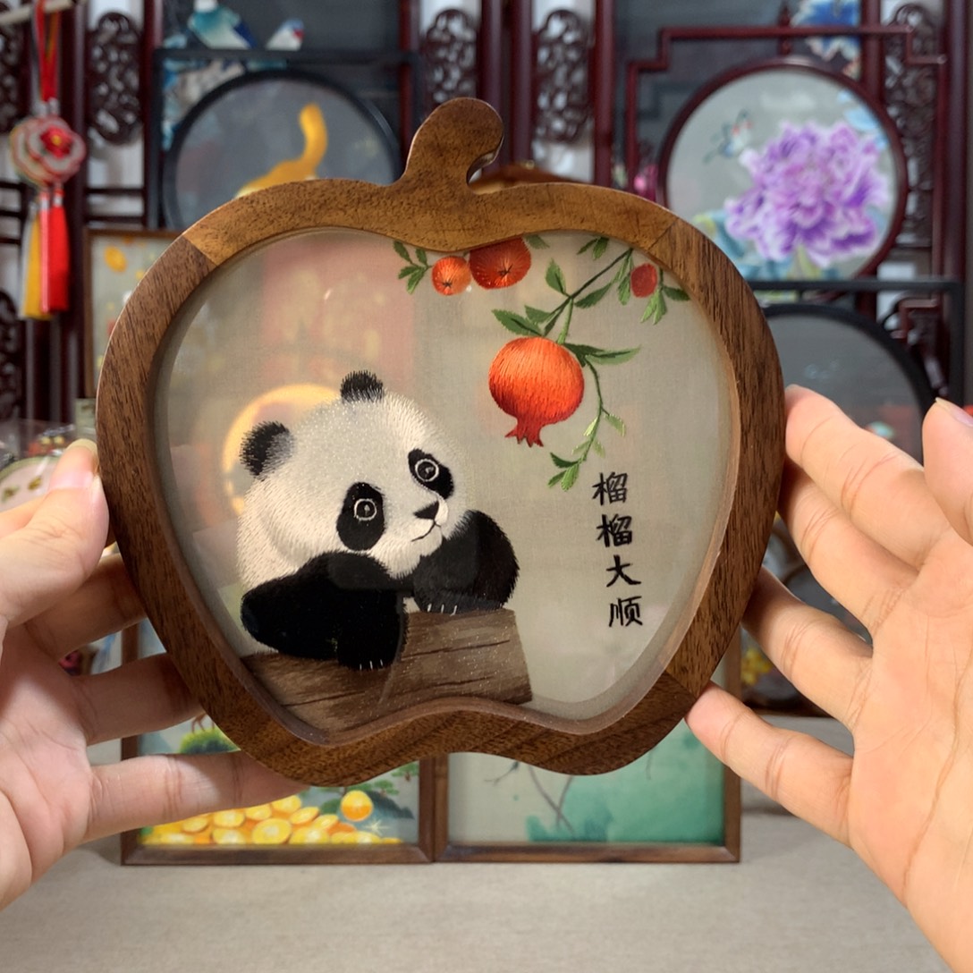 木精品苏绣实木摆件