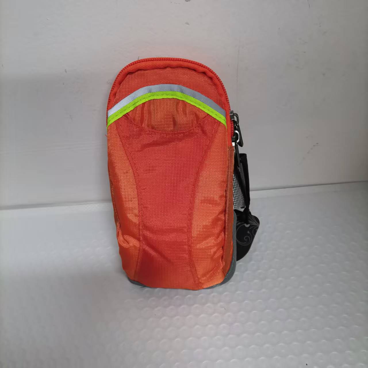 新款经典时尚手机臂包849-6