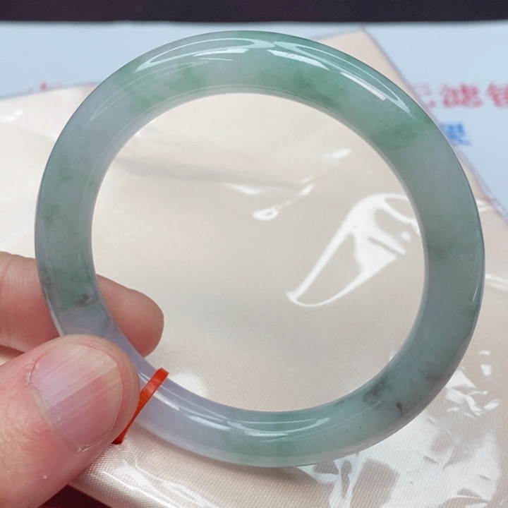 翡翠手镯未镶嵌53圈