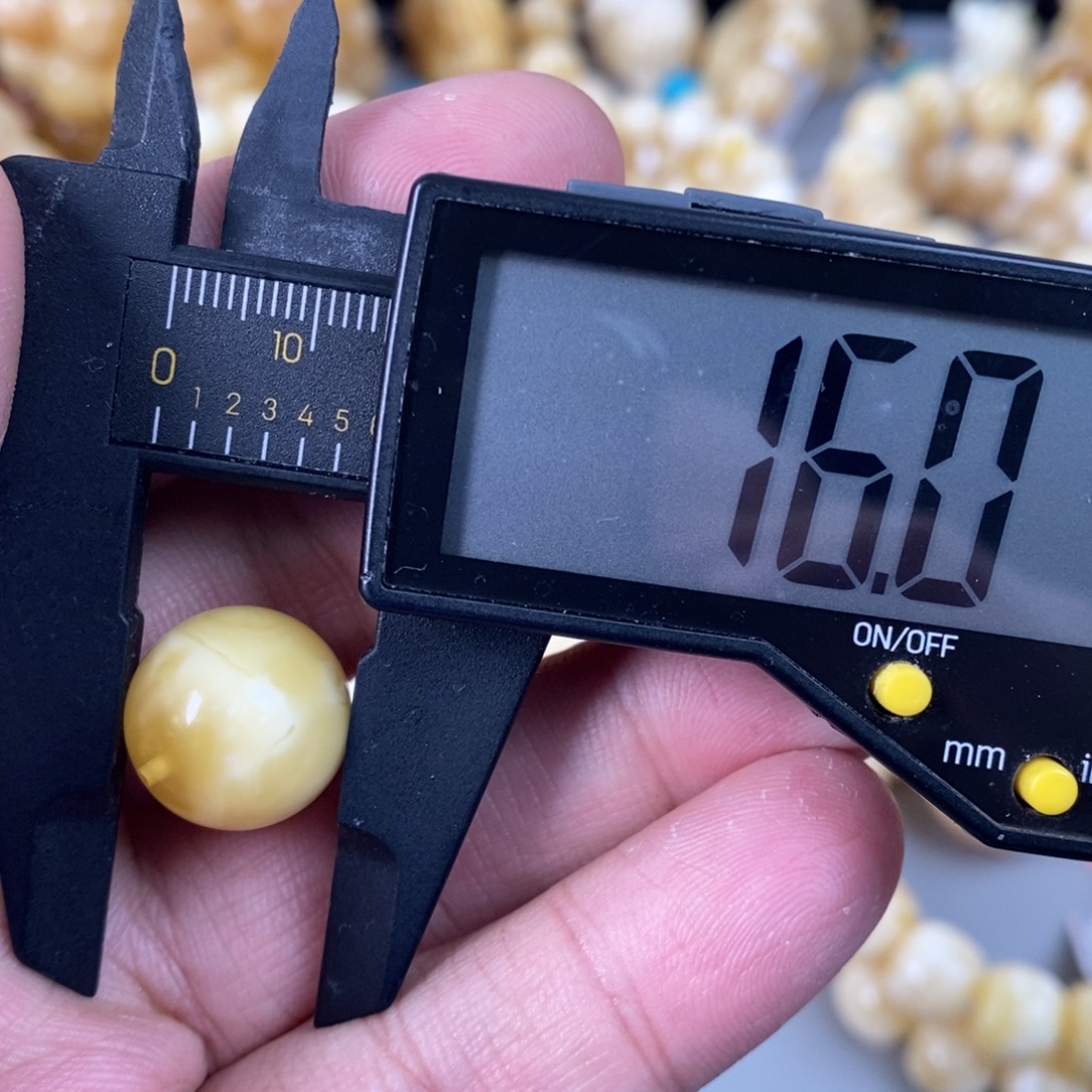 蜜蜡未镶嵌珠宝奇石轻微花粉 2.3g