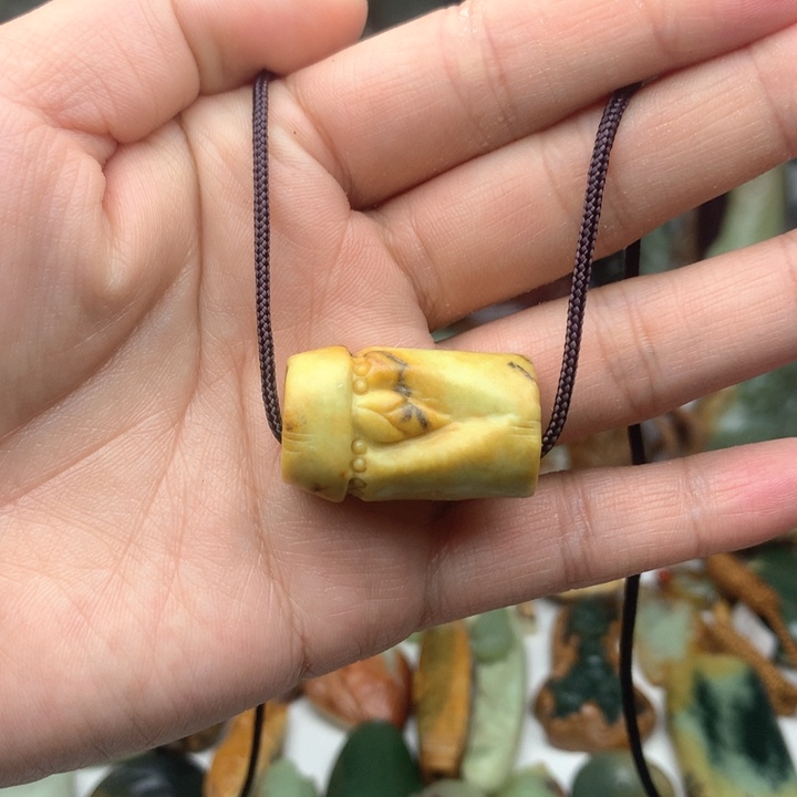 岫岩河磨玉（透闪石质玉）挂件未镶嵌