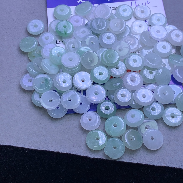 颈饰未镶嵌翡翠M**y